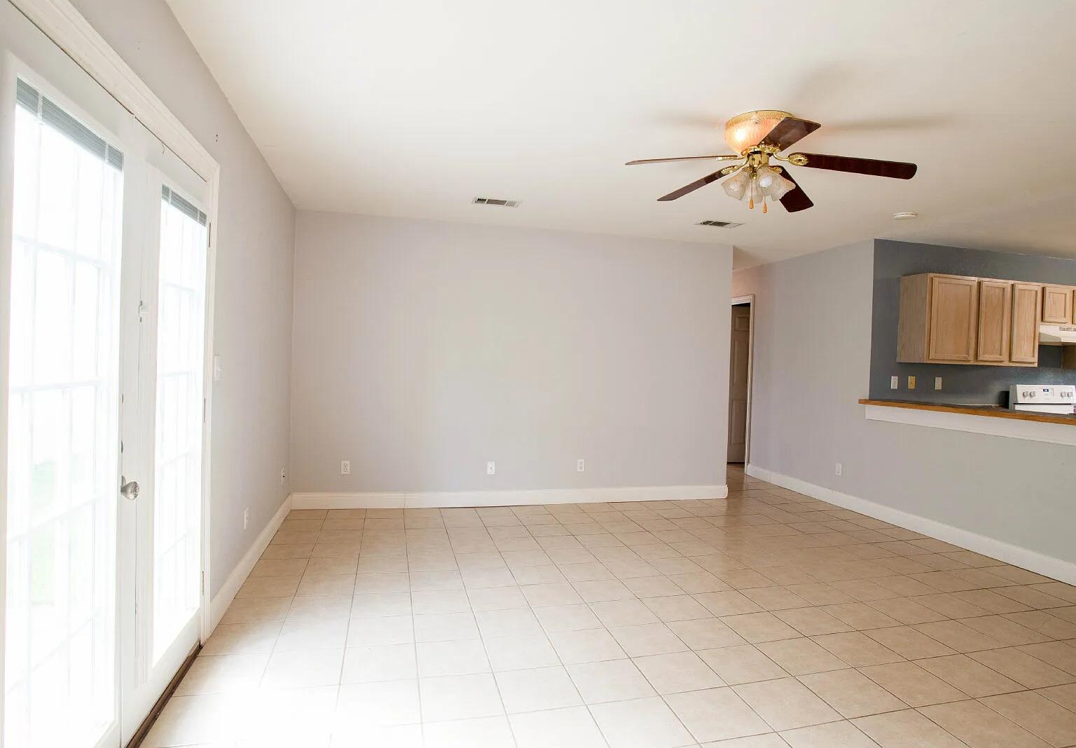 3 bed, 2.0 bath, 1371 sqft, $1,700 — Photo 4