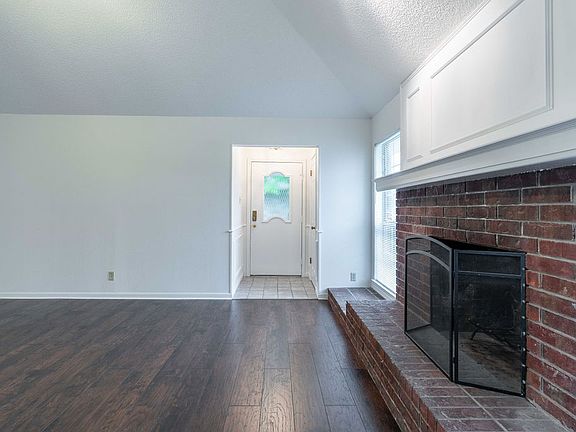 5th image of 5202 Birdcreek Dr