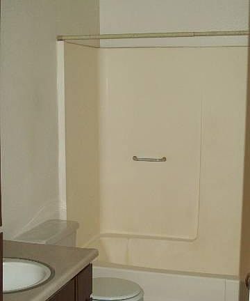 4th image of 1133 S Farmer Ave APT A