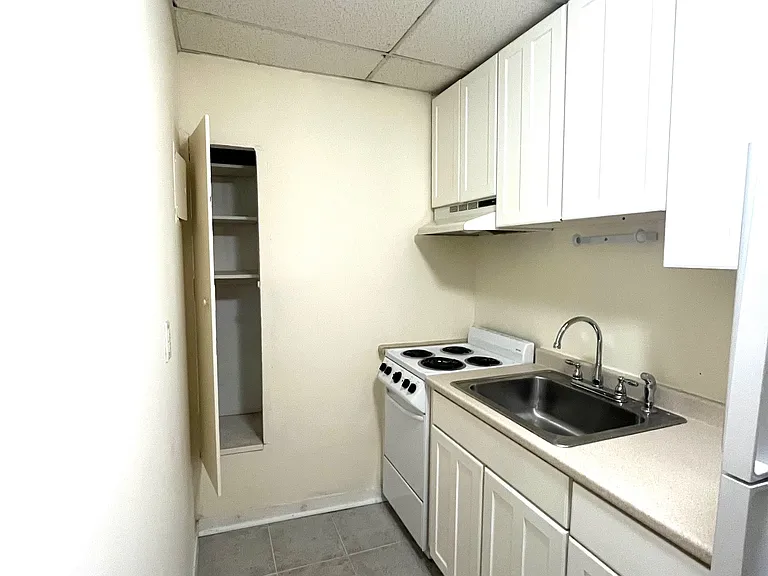 857 Beacon St #B2 — Photo 4