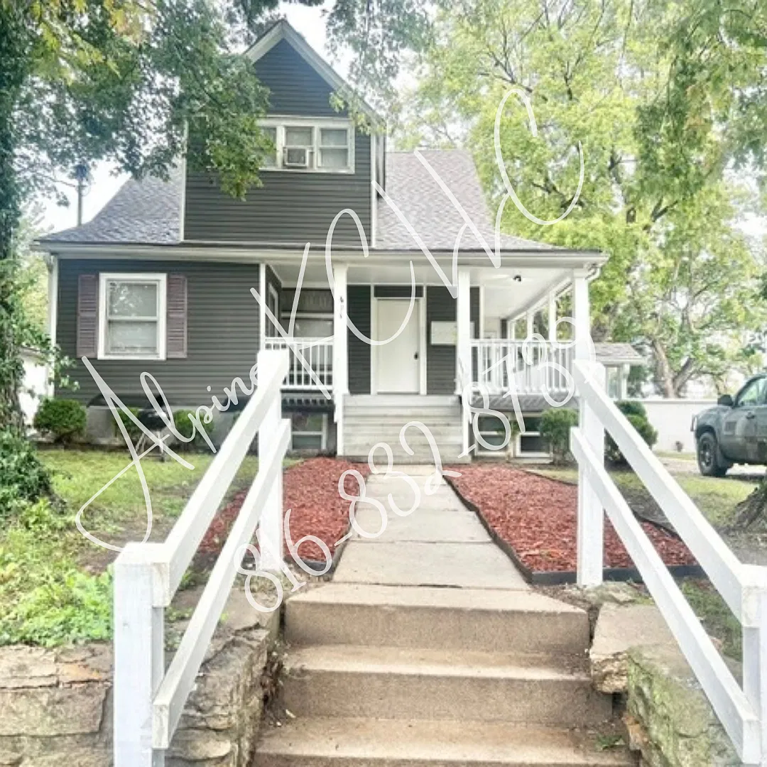 631 S Fuller Ave — Photo 1