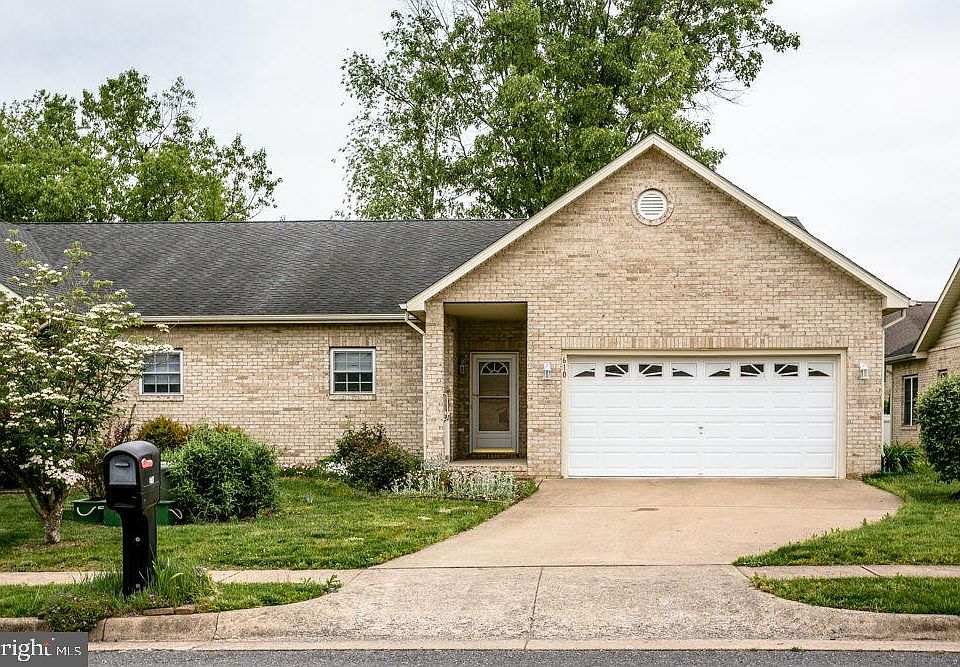1st image of 610 Allegheny Cir