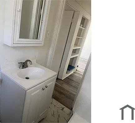 3 bed, 1000 sqft, $3,100 — Photo 2