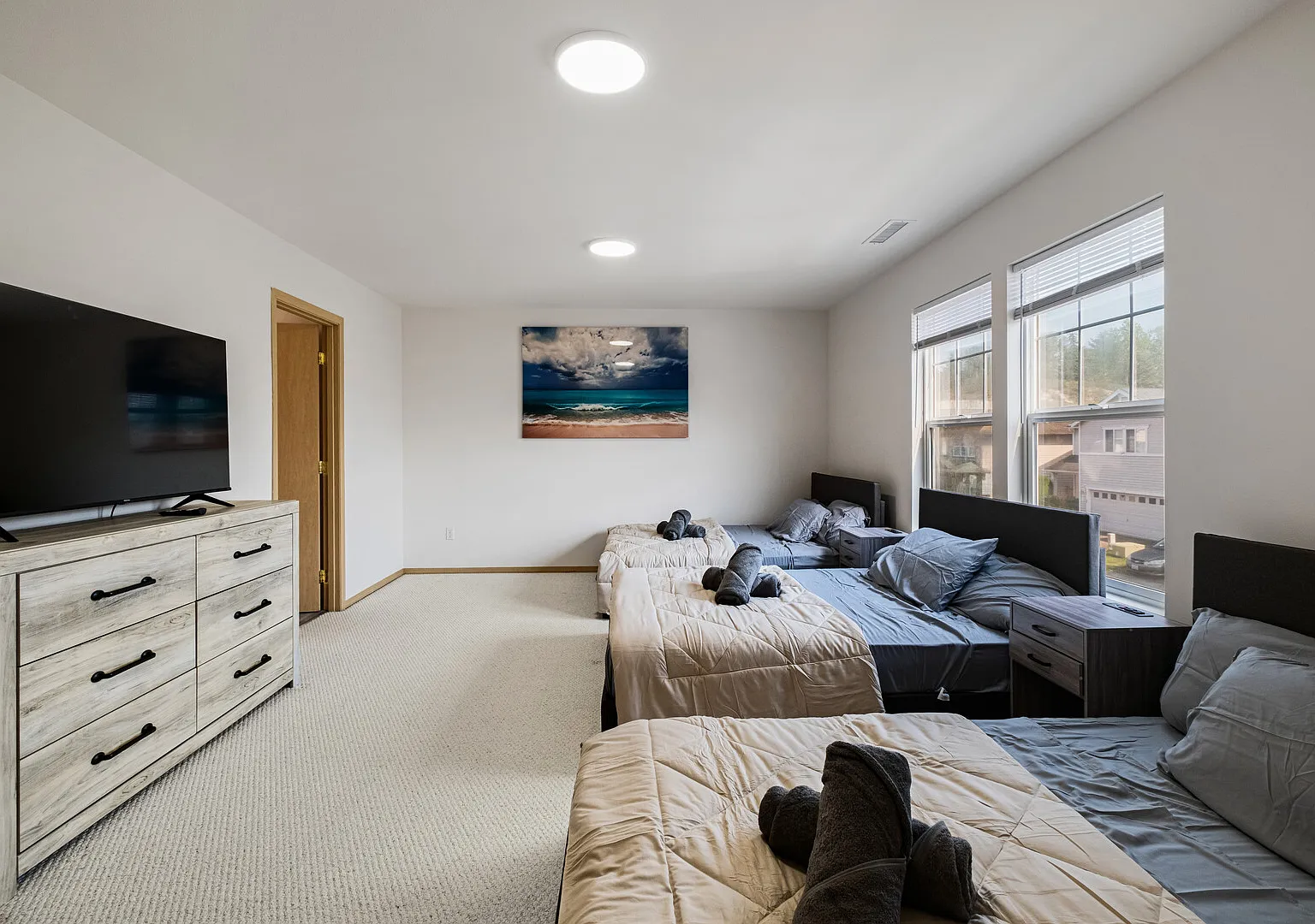 Five Star Spacious 5Bed/2.5Ba — Photo 4