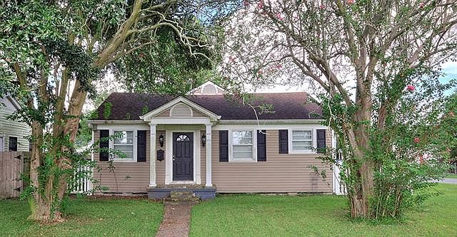 1st image of 1313 Moisant Dr