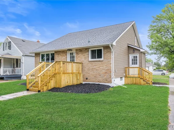 99 Margaret Rd, Amherst, NY 14226