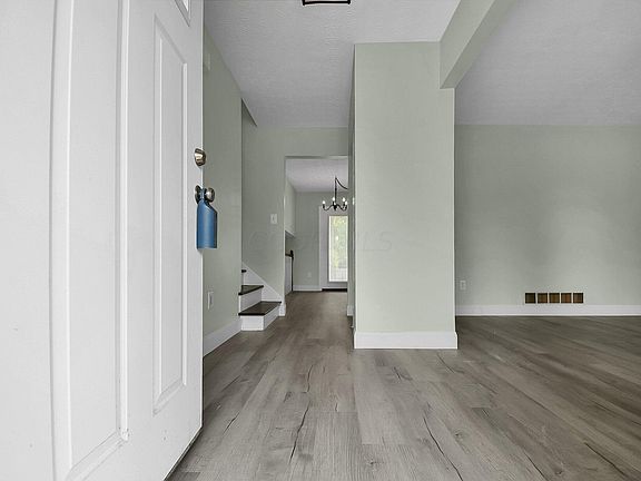 3rd image of 544 Hunt Valley Dr