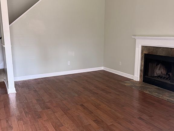 3rd image of 4568 Laurelwood Dr