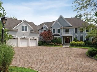 1 Timberbrooke Dr, Hopewell, NJ 08525