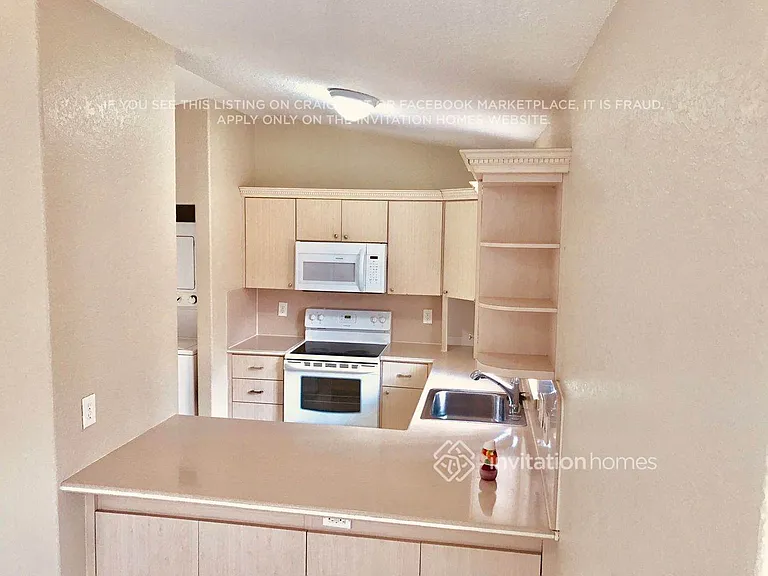 9775 NW 126th Ter — Photo 6