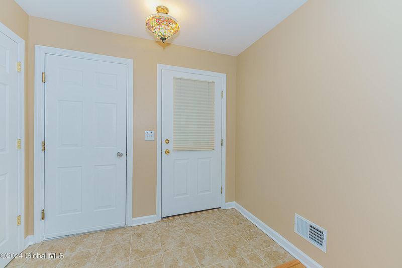4th image of 147 Annabelle Place
