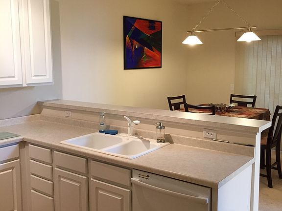 2nd image of 490 Willoughby Way W