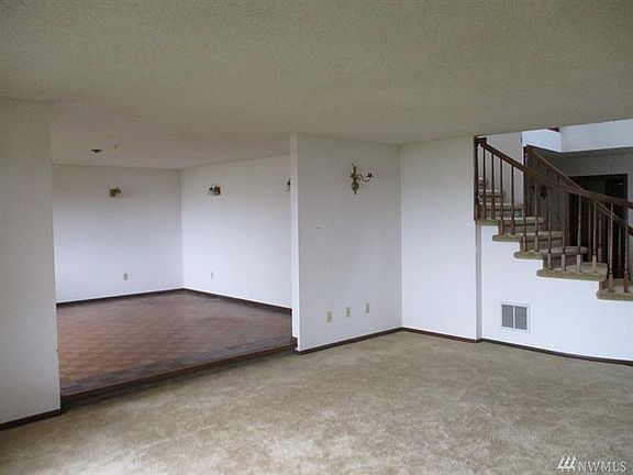 5th image of 1730 49th St NE