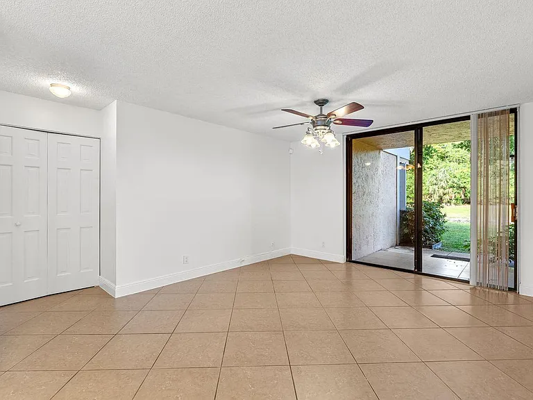 5701 Riverside Dr #106B6 — Photo 16