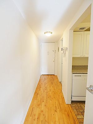 4th image of 516 E 86th St APT 5D