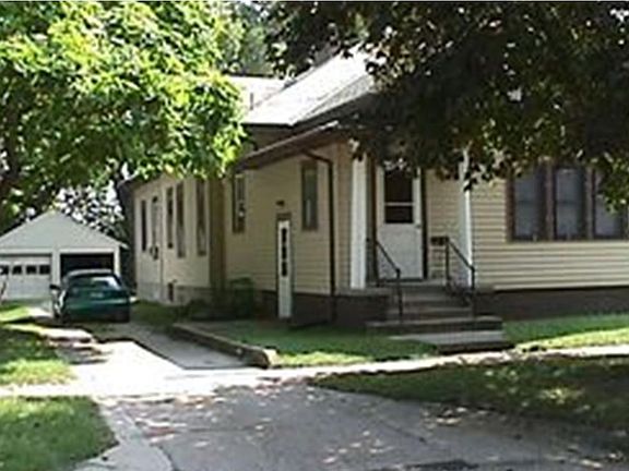 detached garage unit included