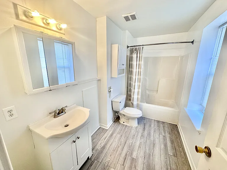 1751 Clara St — Photo 38