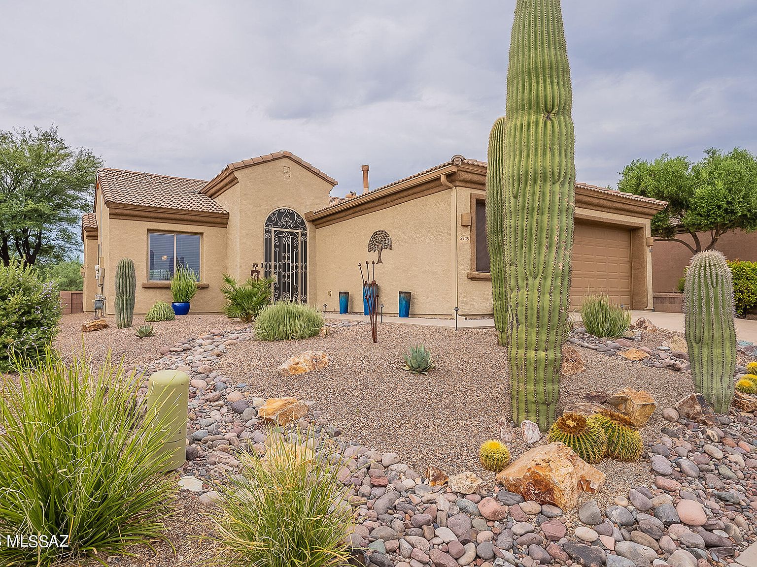 2149 W Escondido Canyon Dr