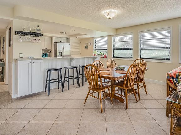 5th image of 1036 Us Highway 1 APT 327