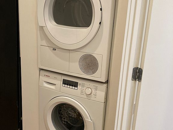 5th image of 222 W 21st St APT 3R