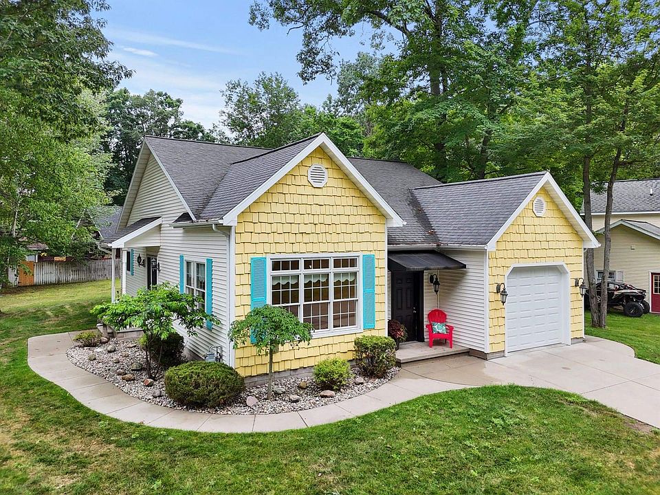 1st image of 202 Fenwood Dr