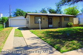 1st image of 2406 Oak Dr