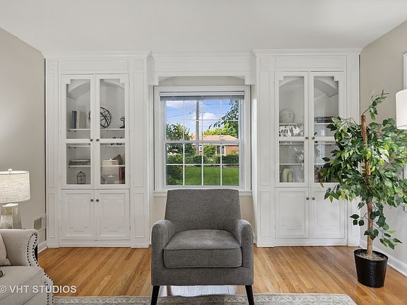 5th image of 7941 Kilbourn Ave
