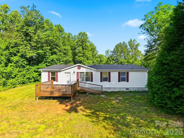 2691 Green Haven Cir, Morganton, NC 28655