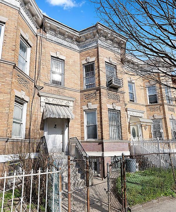 1st image of 99 E 31st St