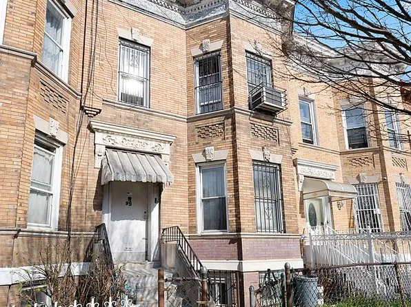 99 E 31st St, Brooklyn, NY 11226