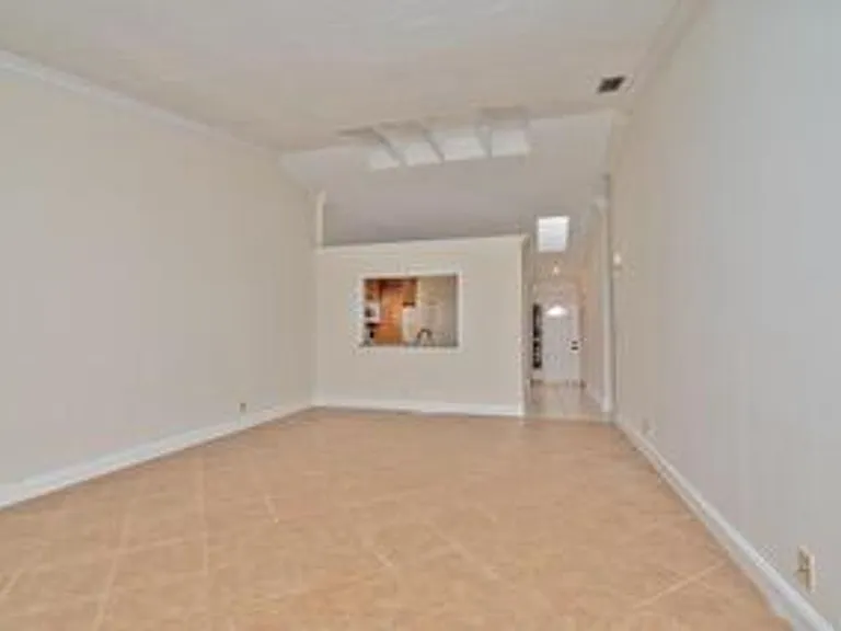 11492 Orange Blossom Ln — Photo 2