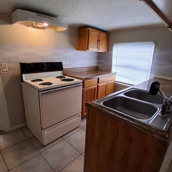 1703 McCarthy Ave — Photo 6