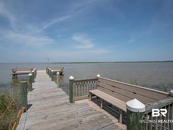 5th image of 4 Yacht Club Dr APT 24
