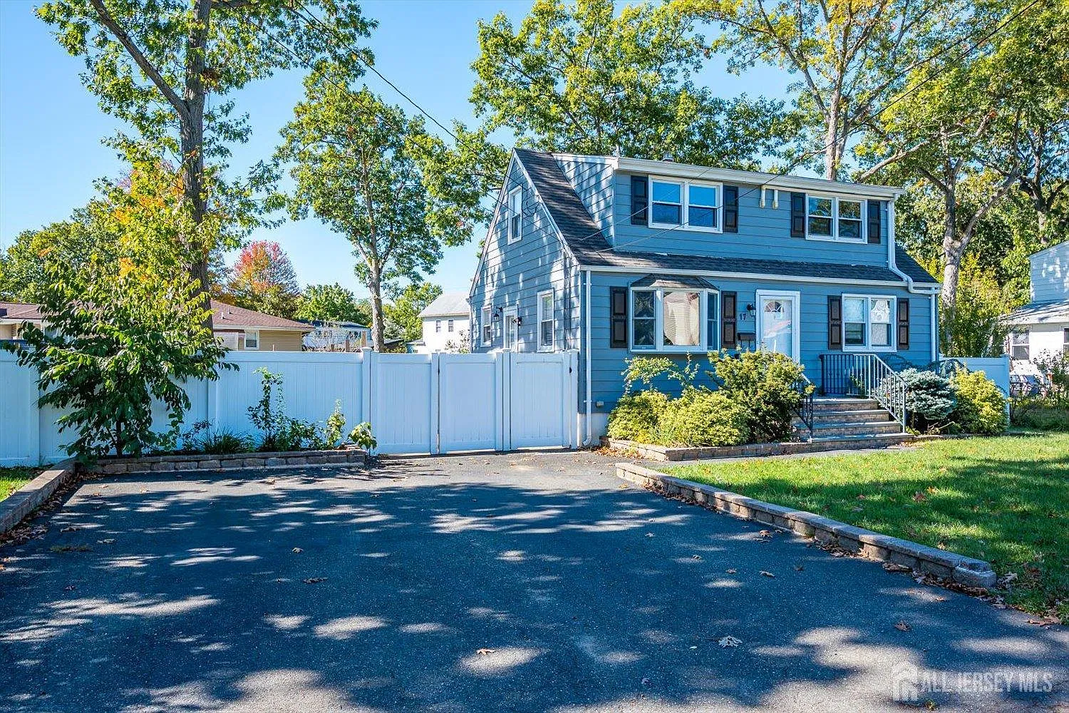 4 bed, 1.0 bath, $3,500 — Photo 1