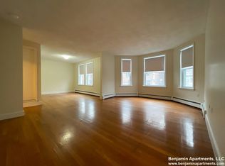 310-312 Tappan St #3A, Brookline, MA 02445