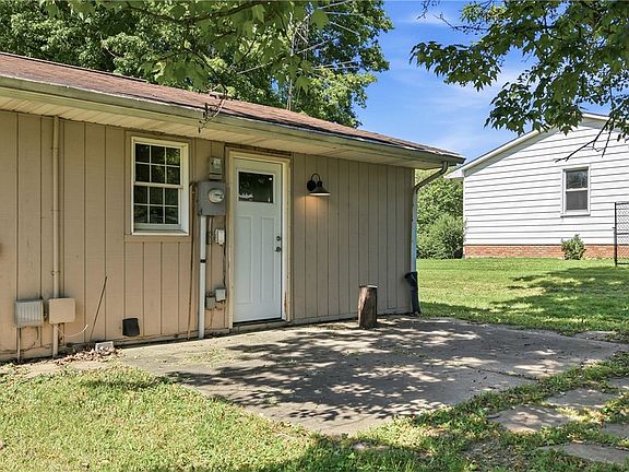 2nd image of 1795 Allen Dr