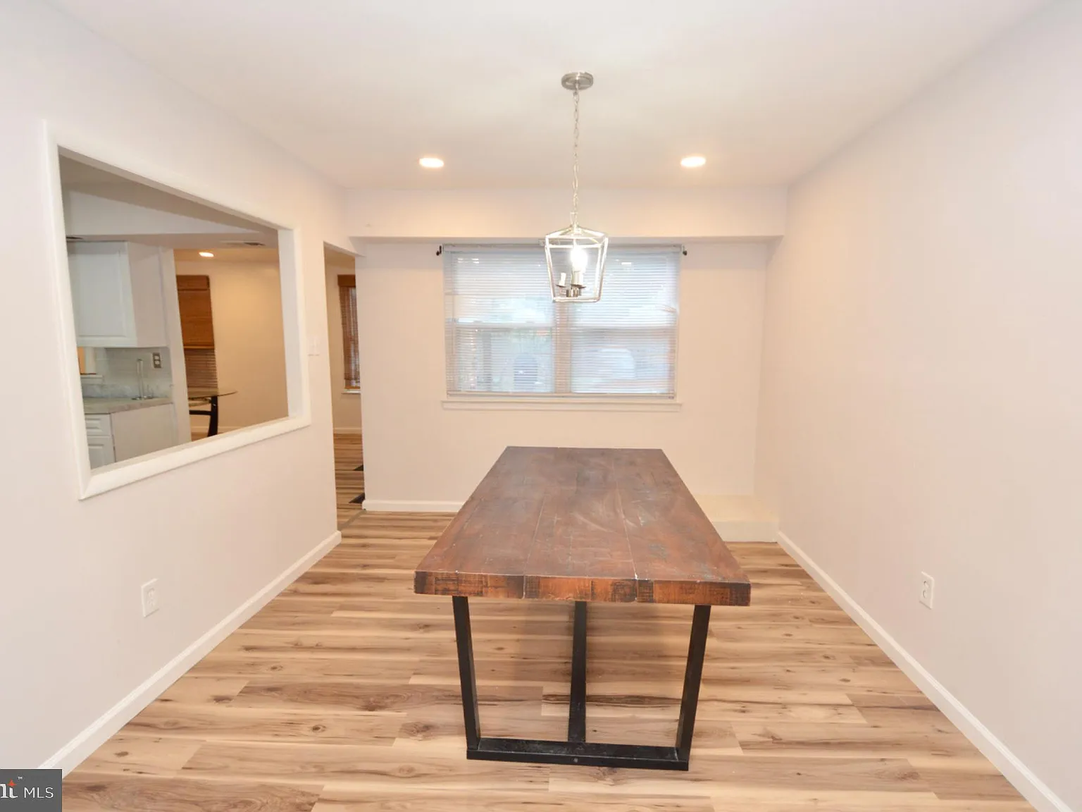 3 bed, 2.5 bath, 2048 sqft, $2,700 — Photo 3