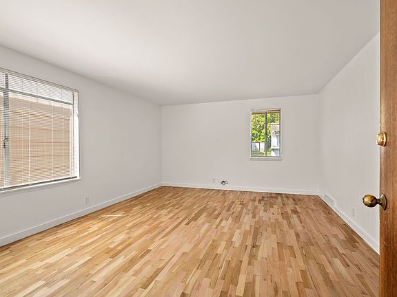 2nd image of 4835 Fauntleroy Way SW #4837