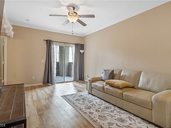 4th image of 4400 S Jones Blvd Unit 1032