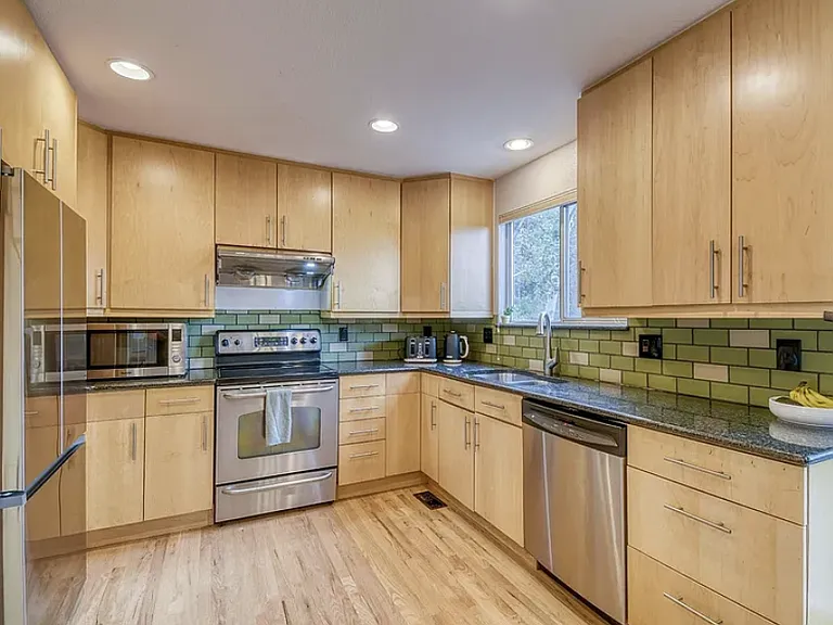 609 Briggs Pl — Photo 3