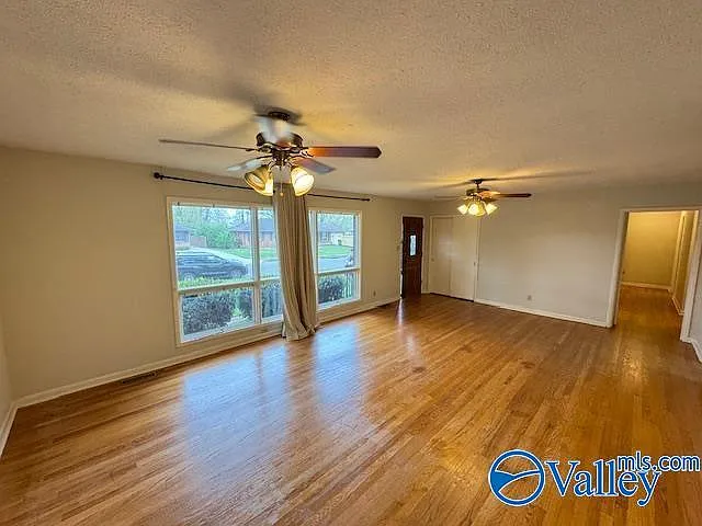 1607 Chapman Ave NE — Photo 5