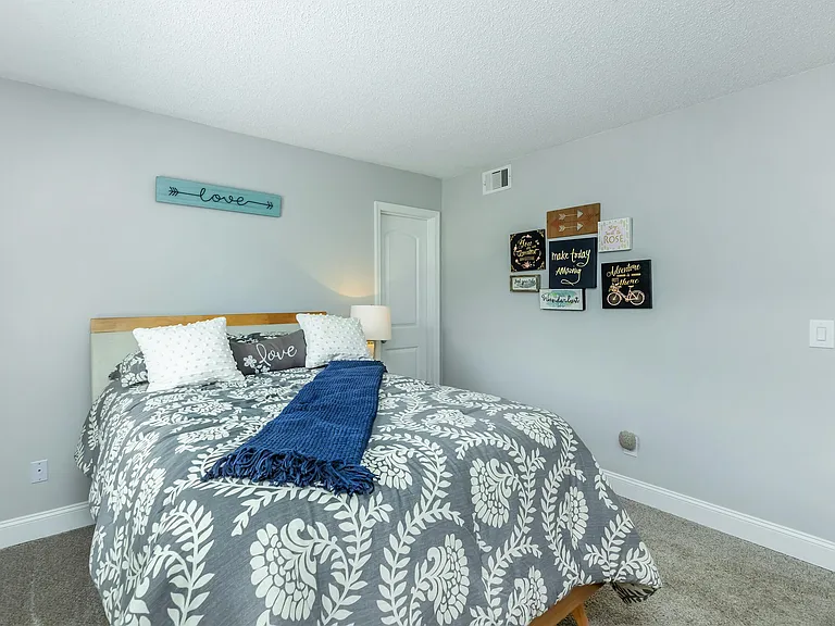 Brighton Valley Apts — Photo 10