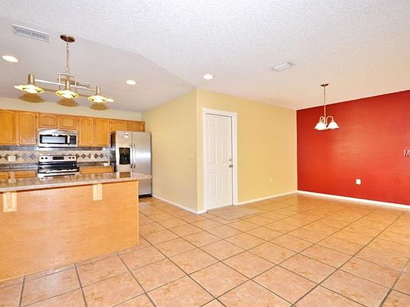 5th image of 23018 Dover Dr