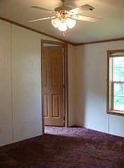 3rd image of 21520 Meadville St