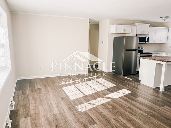 4th image of 1210 Dandridge Dr