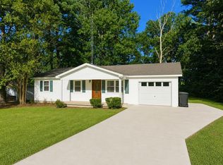 385 Clifty Village Ln, Paris, TN 38242