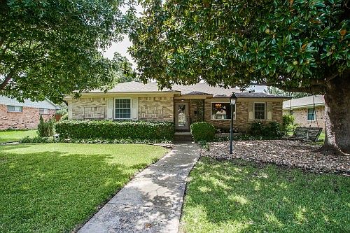 1st image of 8470 Sweetwood Dr