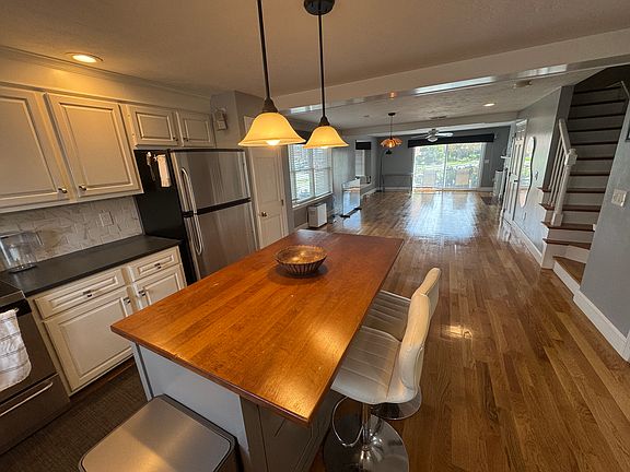 Kitchen/Dining Combo