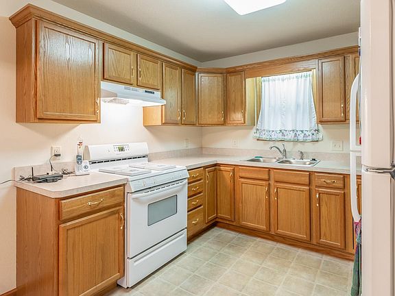 5th image of 1437 Clover Creek Ln