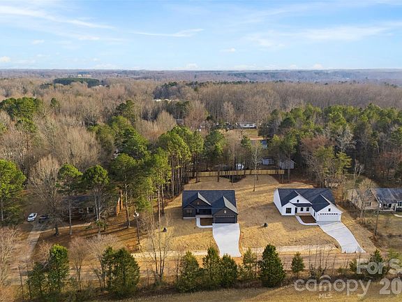 3rd image of 1724 Barnhardt Rd